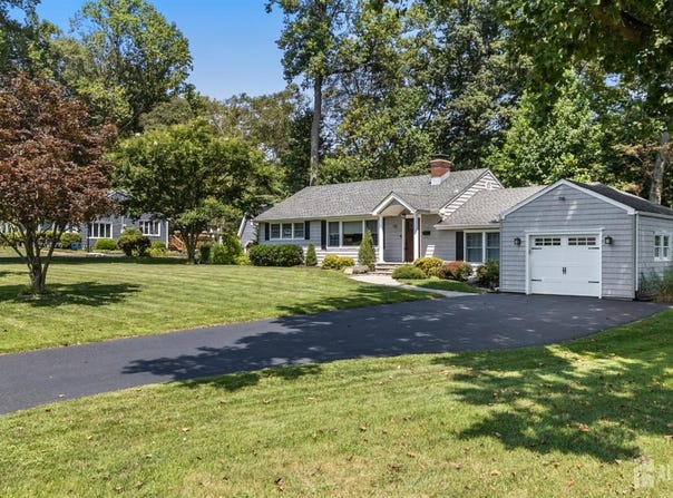115 Hamiltonian Drive, Red Bank, NJ 07701