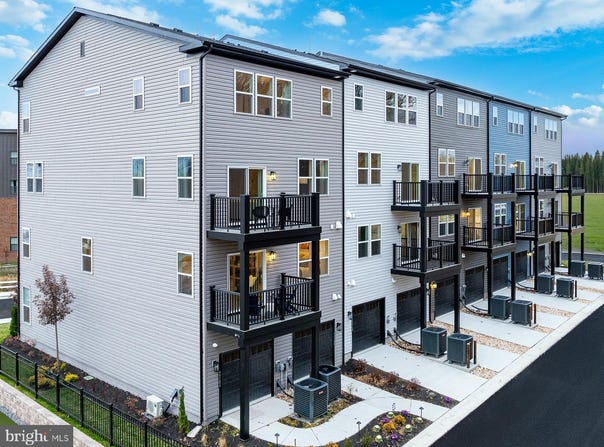 9928B SIR BARTON WAY, LAUREL, MD 20723