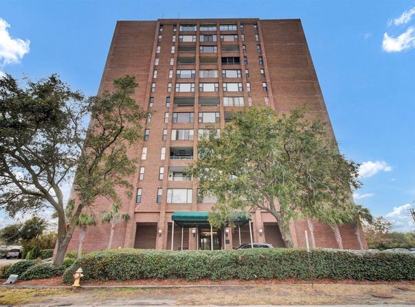 14 Lockwood Drive, Charleston, SC 29401