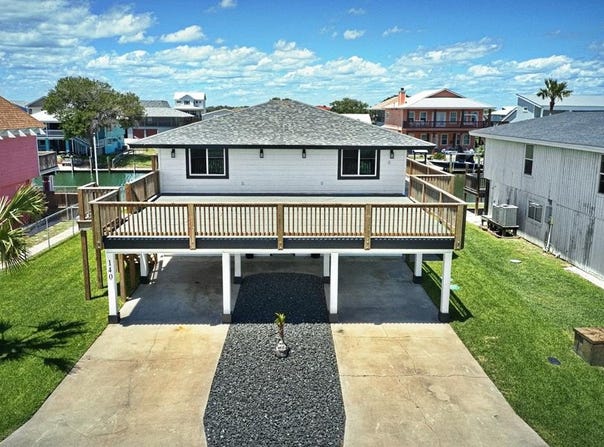 140 Port Saint Claire, City by the Sea, TX 78336