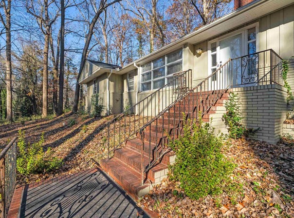 1020 Woodburn Road, Spartanburg, SC 29302