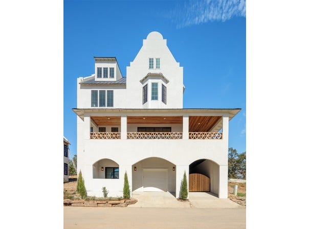 105 Lower Greenway, Carlton Landing, OK 74432