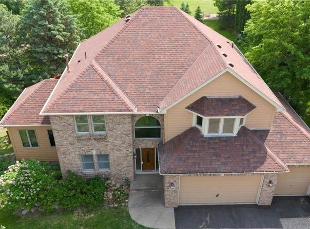 2505 Christian Drive, Chaska, MN 55318
