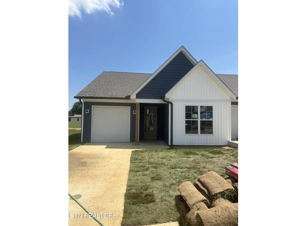 1810 Lateglow Way, Knoxville, TN 37931