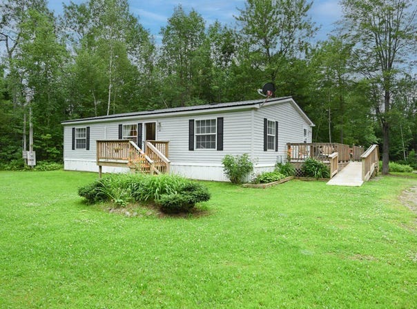 166 Durham Bridge Road, Newport, ME 04953