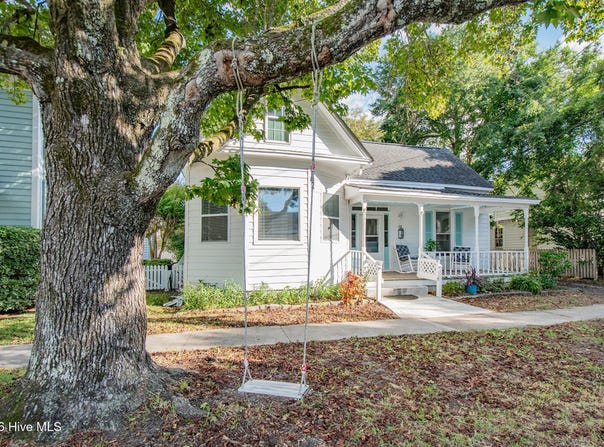 212 Orange Street, Beaufort, NC 28516