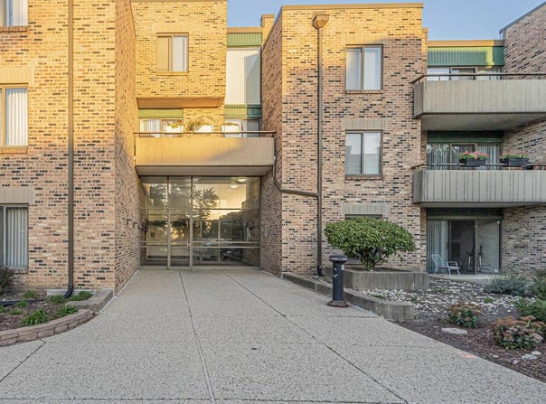 1919 Prairie Square, Schaumburg, IL 60173