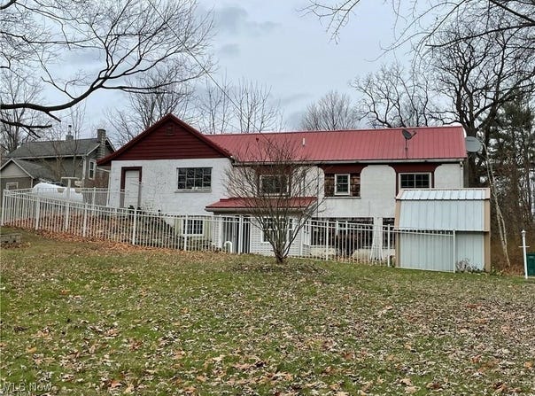 18386 MILL ROAD, GARRETTSVILLE, OH 44231