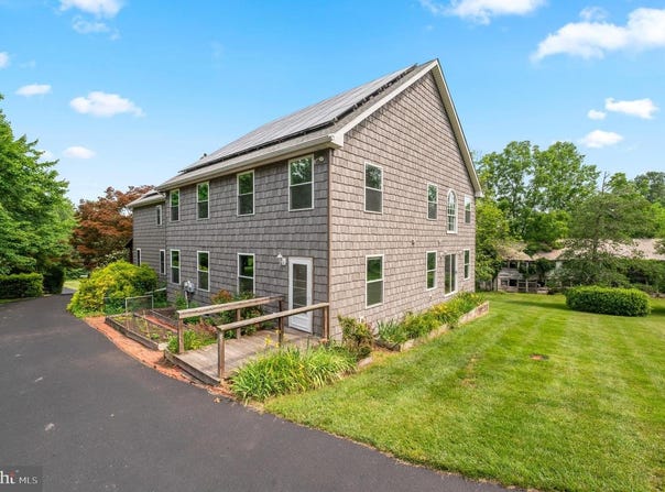 38 S GRANGE AVE, COLLEGEVILLE, PA 19426