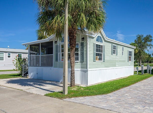 19333 SUMMERLIN RD, FT MYERS, FL 33908
