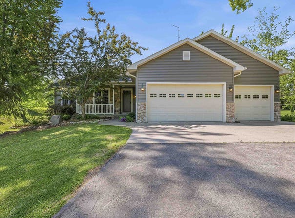 W7974 THOMASWOOD Trail, FOND DU LAC, WI 54937