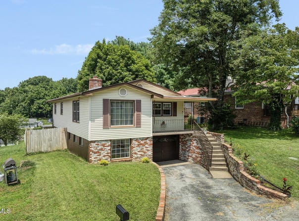 1434 New Hampshire Avenue, Bristol, VA 24201