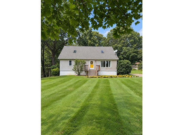 27 Cronk Road, Wallkill, NY 12589