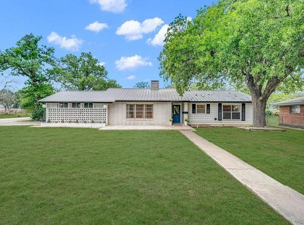 135 Oak Way, Kerrville, TX 78028