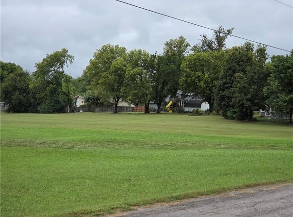 N 8th Street, Independence, KS 67301