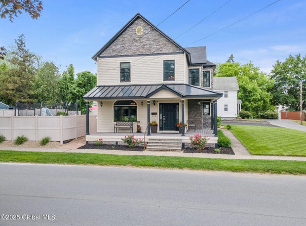 195 W Circular Street, Saratoga Springs, NY 12866