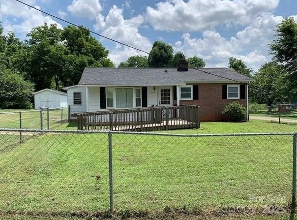 507 Spruce Street SW, Lenoir, NC 28645