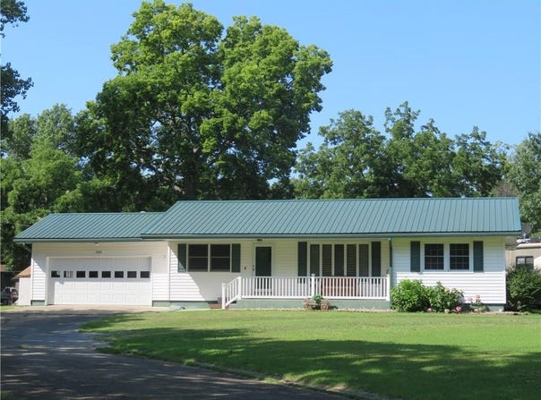 722 W 3rd Avenue, Garnett, KS 66032