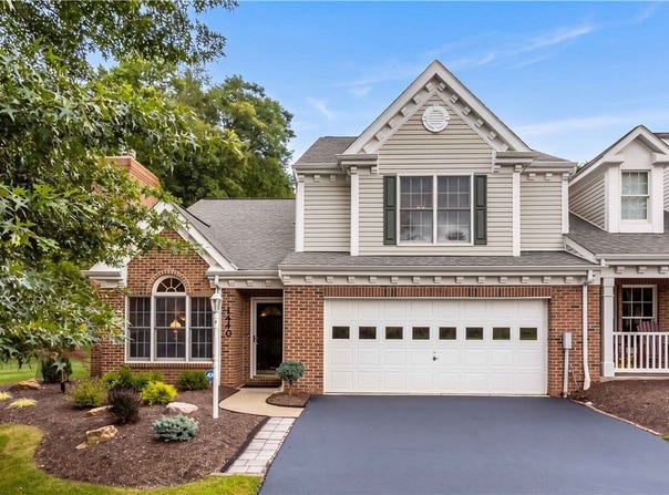 1440 Willowbrook Rd, South Strabane, PA 15301