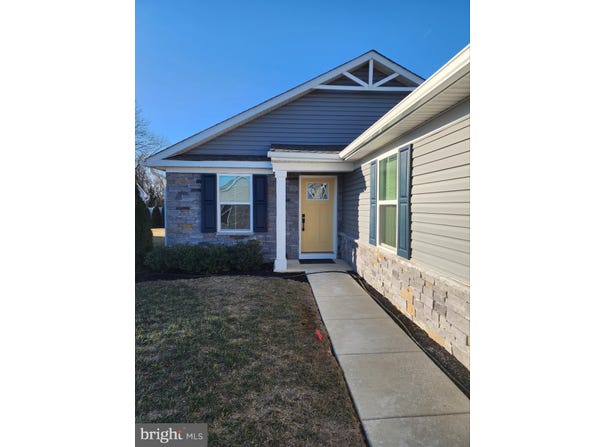 100 SENATORS WAY, BERLIN, NJ 08009