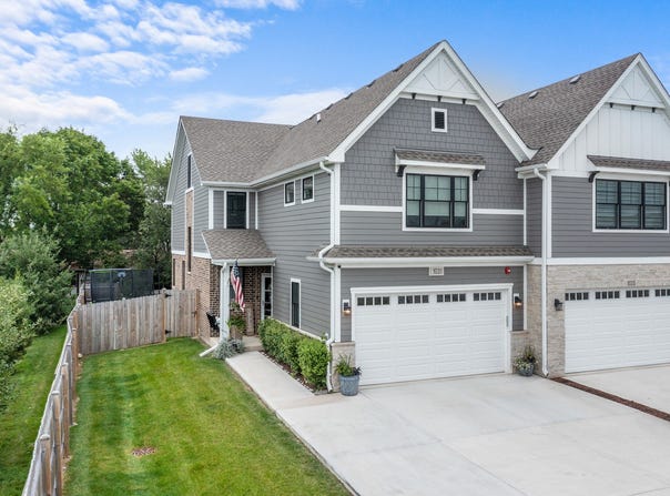 1031 Dakota Drive, Elk Grove Village, IL 60007