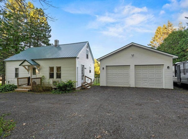 51 Annis Road, Hermon, ME 04401