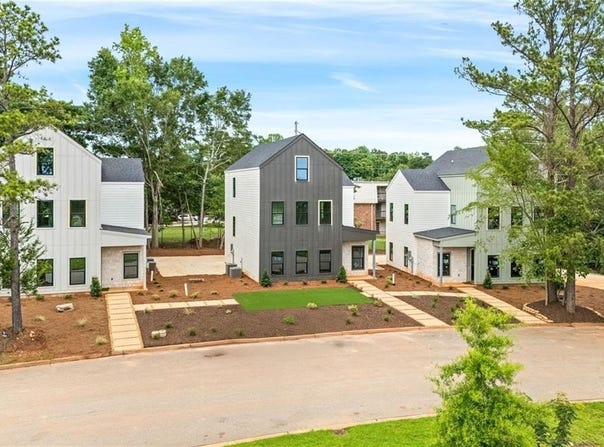 576 PRIDE AVENUE, AUBURN, AL 36830