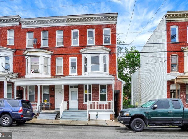 327 E COLLEGE AVENUE, YORK, PA 17403