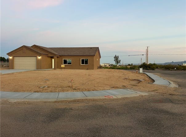 6676 W Rosario Court, Golden Valley, AZ 86413