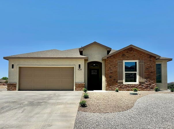 1434 Salida Del Sol, Alamogordo, NM 88310