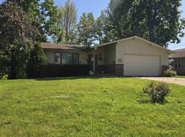 208 Rosenberger Avenue, Oskaloosa, IA 52577
