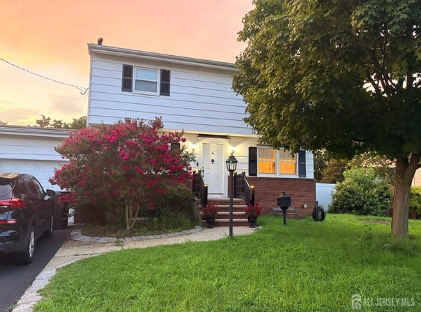 4 Bucknell Drive, Hazlet, NJ 07730
