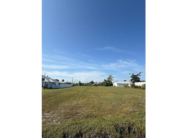 53 1st St, Mexico Beach, FL 32456