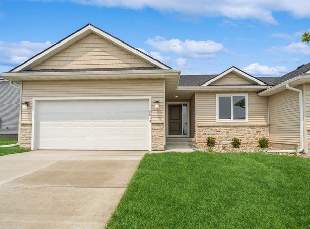 5614 NE Briarwood Drive, Ankeny, IA 50021