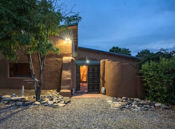 42 Hondo Seco Road, Arroyo Hondo, NM 87513