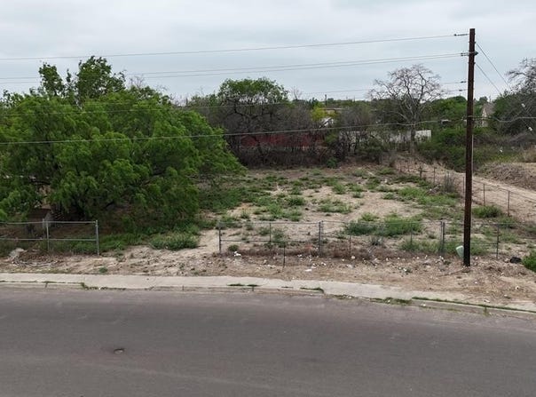 140 BALCONES BLVD, Eagle Pass, TX 78852