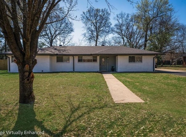 112 E Fairlane St, Longview, TX 75604