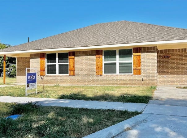 618 Thomas Street, Bonham, TX 75418
