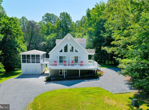 444 POINT DRIVE, BUMPASS, VA 23024