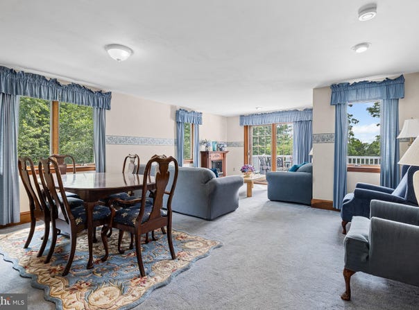 1445 FARMINGTON AVENUE, POTTSTOWN, PA 19464