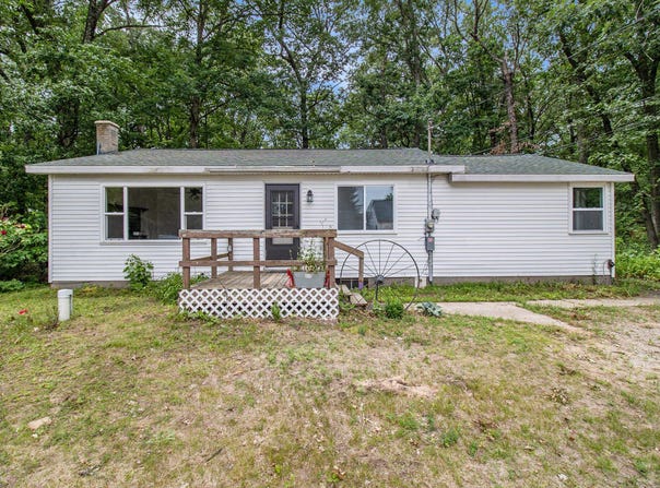 105 S Emerson Lake Road, Branch, MI 49402