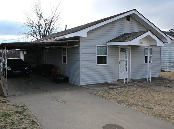 306 E Fifth ST, Vici, OK 73859