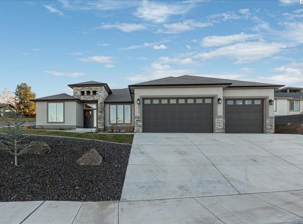 4511 Laurel Ct, West Richland, WA 99353