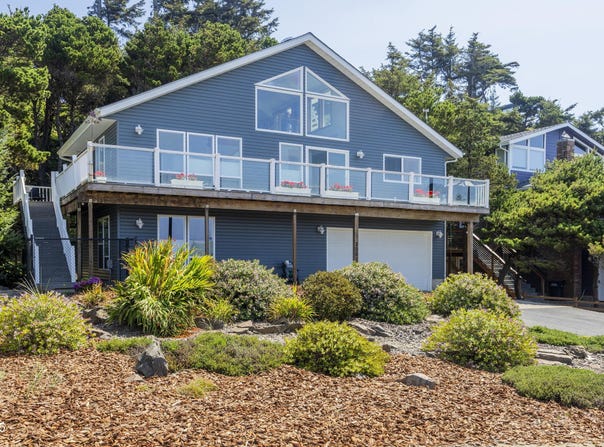 2001 NW Parker Avenue, Waldport, OR 97394