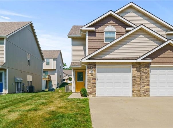 218 N Washington Street, Raymore, MO 64083