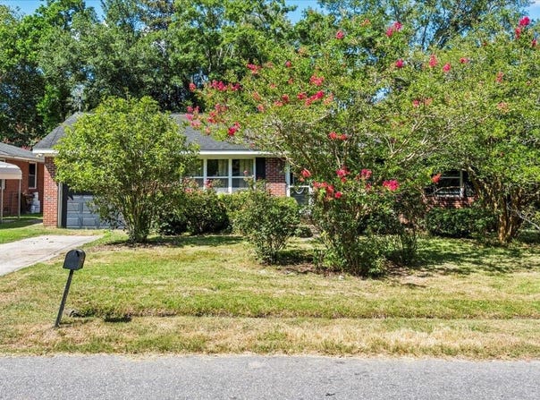 5810 Chaucer Drive, Hanahan, SC 29410