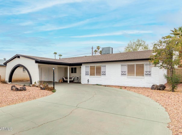 4022 W KALER Drive, Phoenix, AZ 85051
