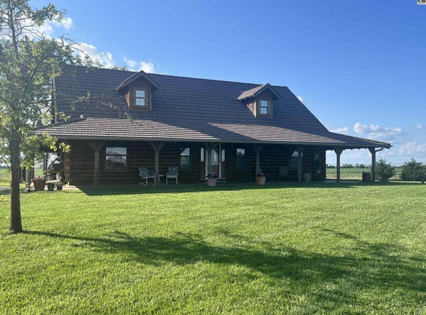 6435 S Halstead Rd, Halstead, KS 67056