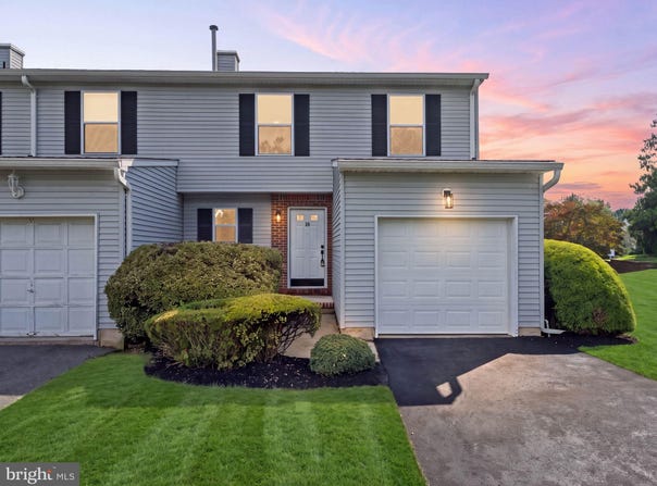 18 SPRUCE Street, MONROE TOWNSHIP, NJ 08831