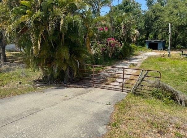 10709 E BAY Road, GIBSONTON, FL 33534